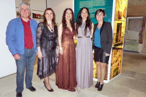 Con las autoridades de Ampuero tras actuación en la Torre del Pino 1