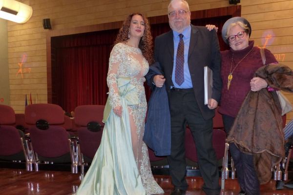 Estrella Cuello tras actuación en el Palacio de la Audiencia de Soria con el actor Camilo García, maestro del doblaje y voz de Gerard Depardieu, etc.
