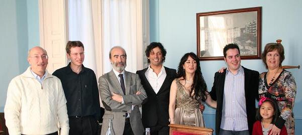 Con el alcalde de Huesca y demás autoridades que asistieron al concierto ofrecido en el Casino Oscense