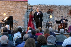 Concierto del Ensemble Más que Voces en el Fuerte Antiguo del Torco de Suances